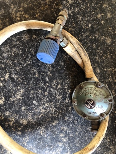 Camping gas regulator - , and